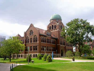 Illinois Private Colleges and Universities: Loyola University - Cudahy Science Hall 