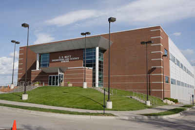 Michigan Private Colleges and Universities: Kettering University - C.S. Mott Science and Engineering Building